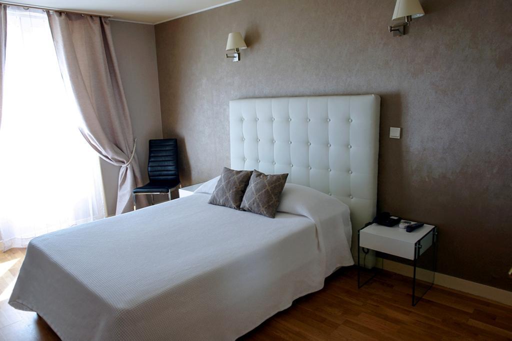 Hotel Du Mont Blanc Paris Rom bilde